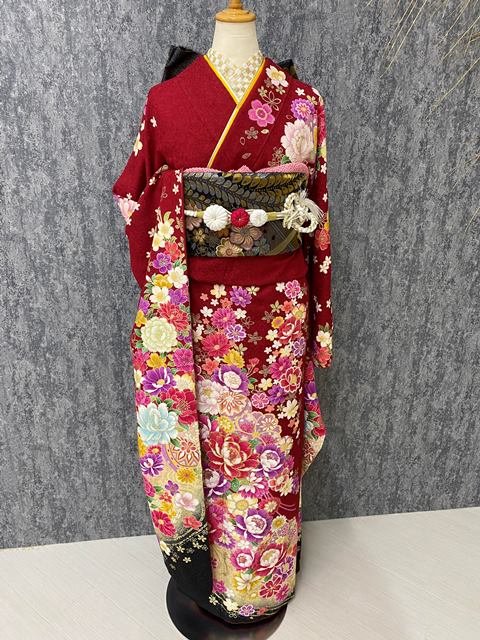 大振袖は成人式や結婚式に着てもいい？特徴や着用シーンを紹介 