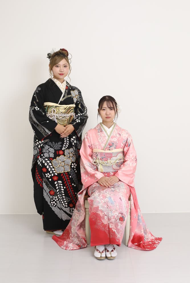 ママ振黒かっこいいアレンジピンク可愛く着る