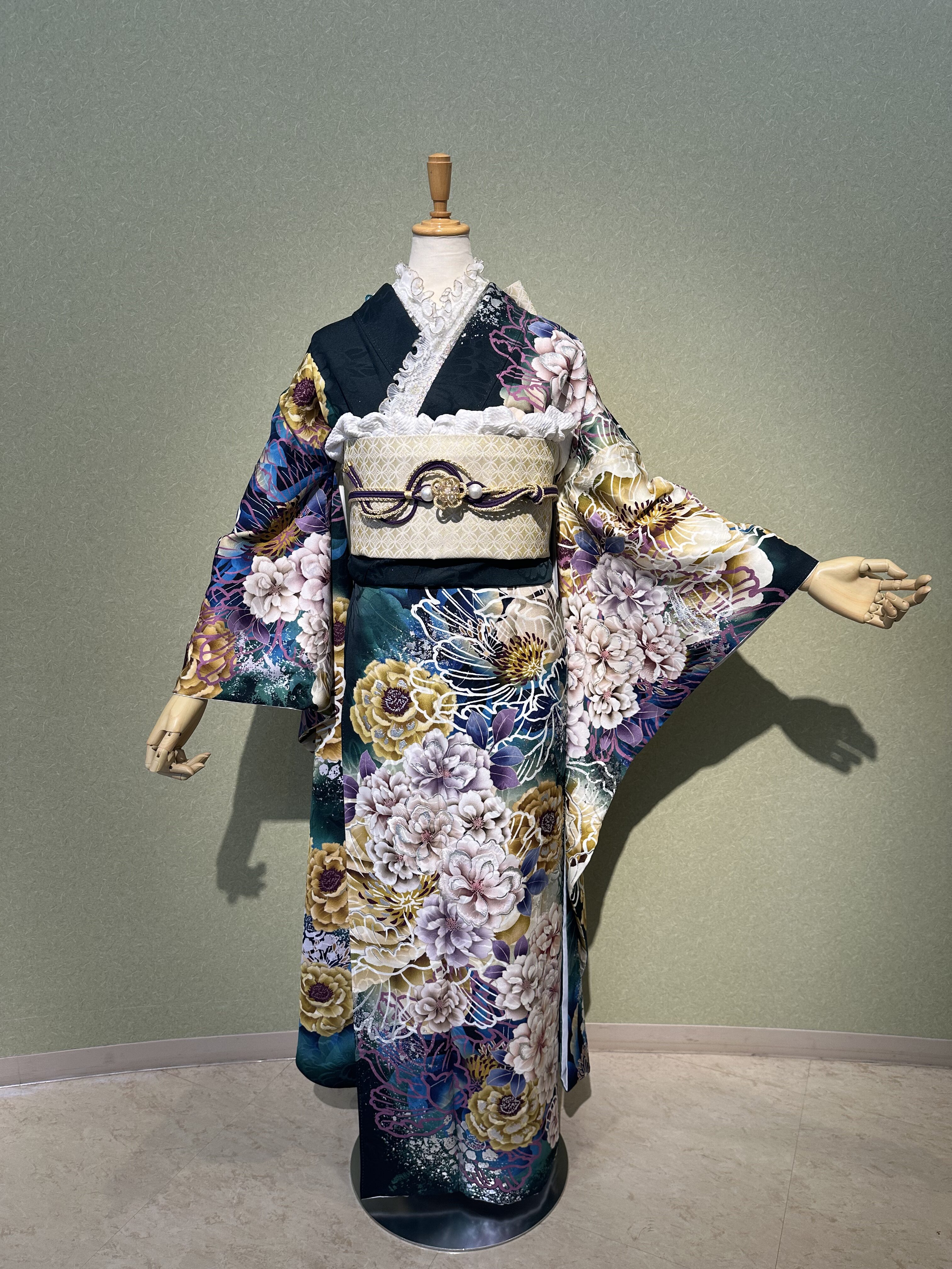 華やかな緑の振袖