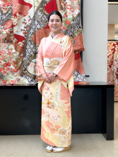 訪問着姿の女性