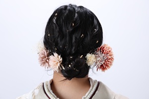 花いち都屋帯広店で行った高校生モデル撮影の画像です。9月のイチオシ商品を紹介する画像です。