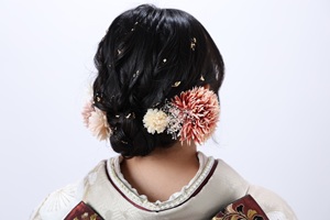 花いち都屋帯広店で行った高校生モデル撮影の画像です。9月のイチオシ商品を紹介する画像です。