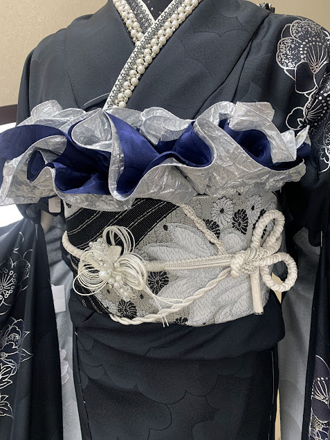 帯揚げ銀色振袖コーデ