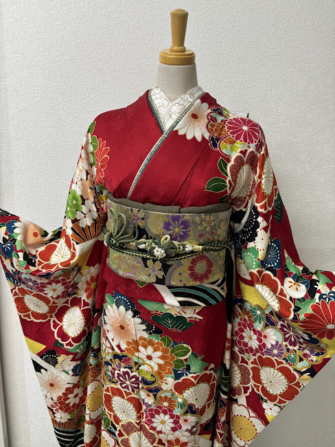 赤振袖最新コーディネート２７成、２８成向け成人振袖