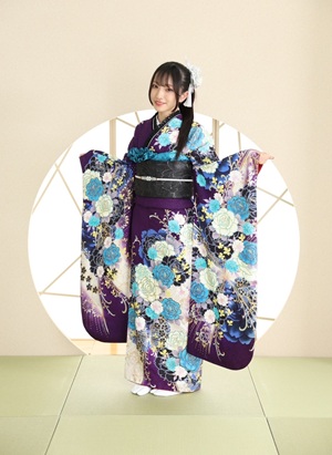 花いち都屋帯広店で行った高校生モデル撮影の画像です。10月のイチオシ商品を紹介する画像です。