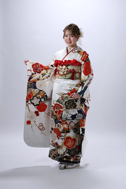 振袖
白
赤
ゴールド