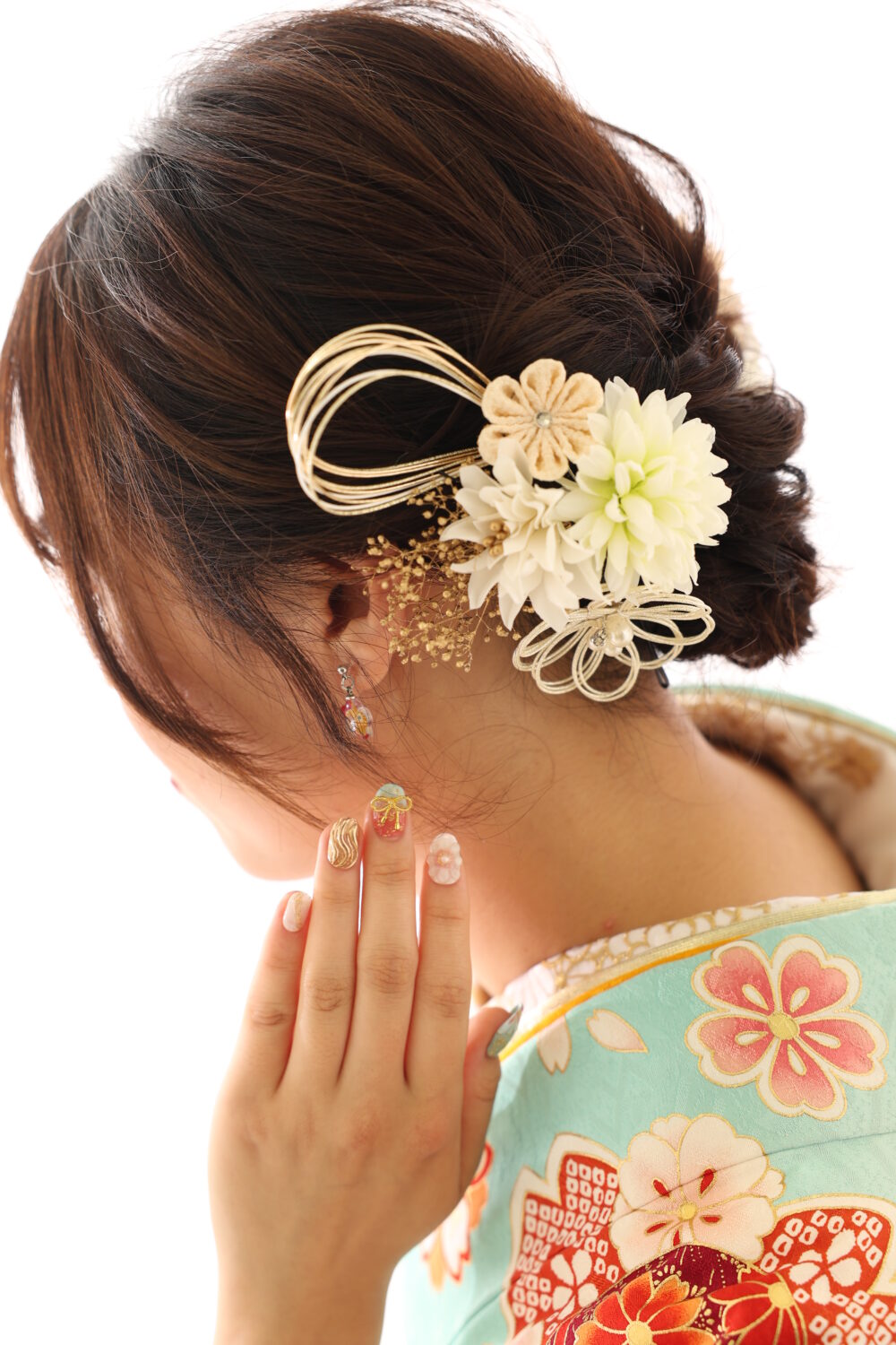 26年ご成人のお嬢様、前撮り写真、水色のお振袖、ふわふわシニヨンヘア