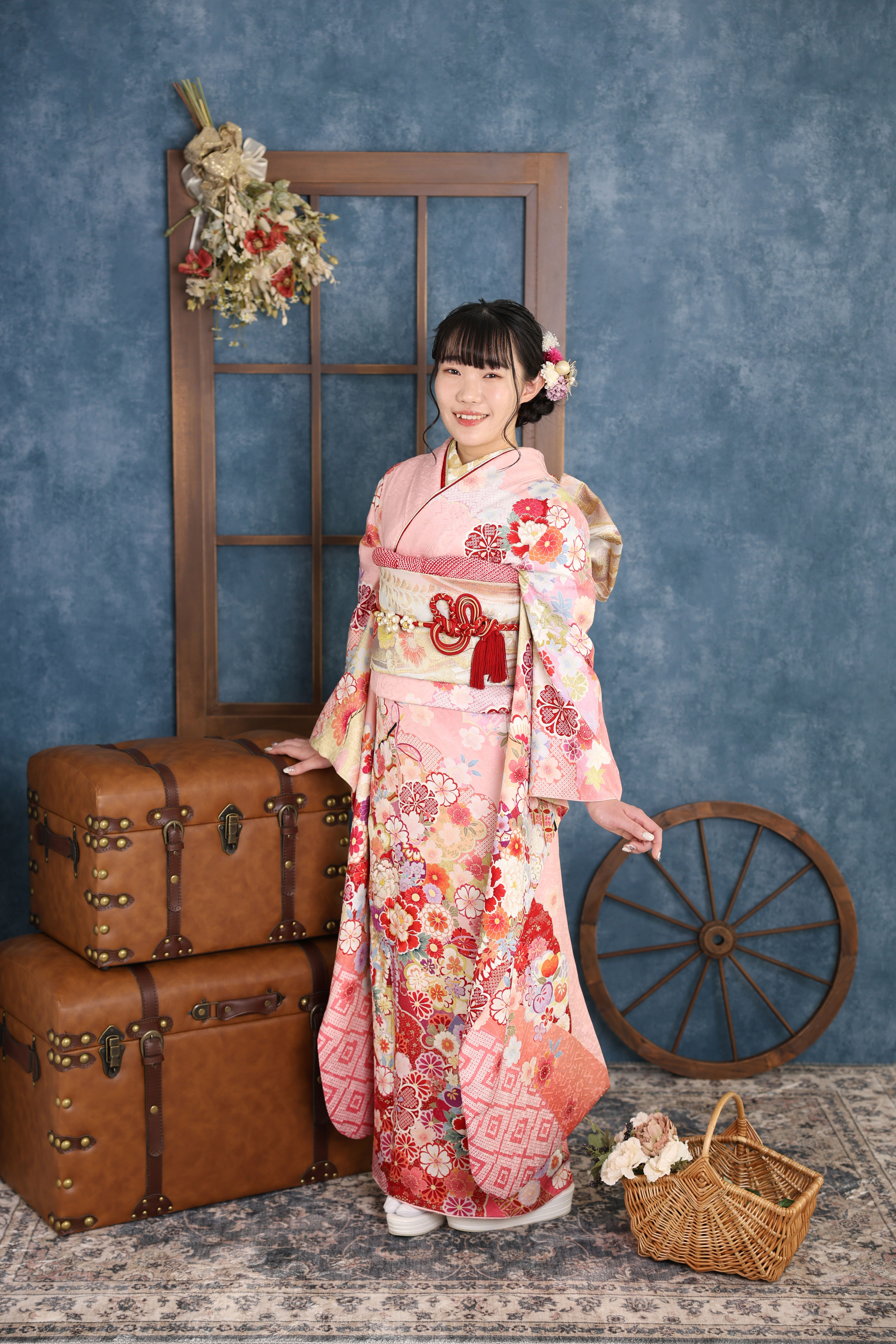 前撮り後撮り振袖振袖撮影ピンク振袖ピンクフォトスタジオ振袖ヘアまとめ髪シニヨンヘア