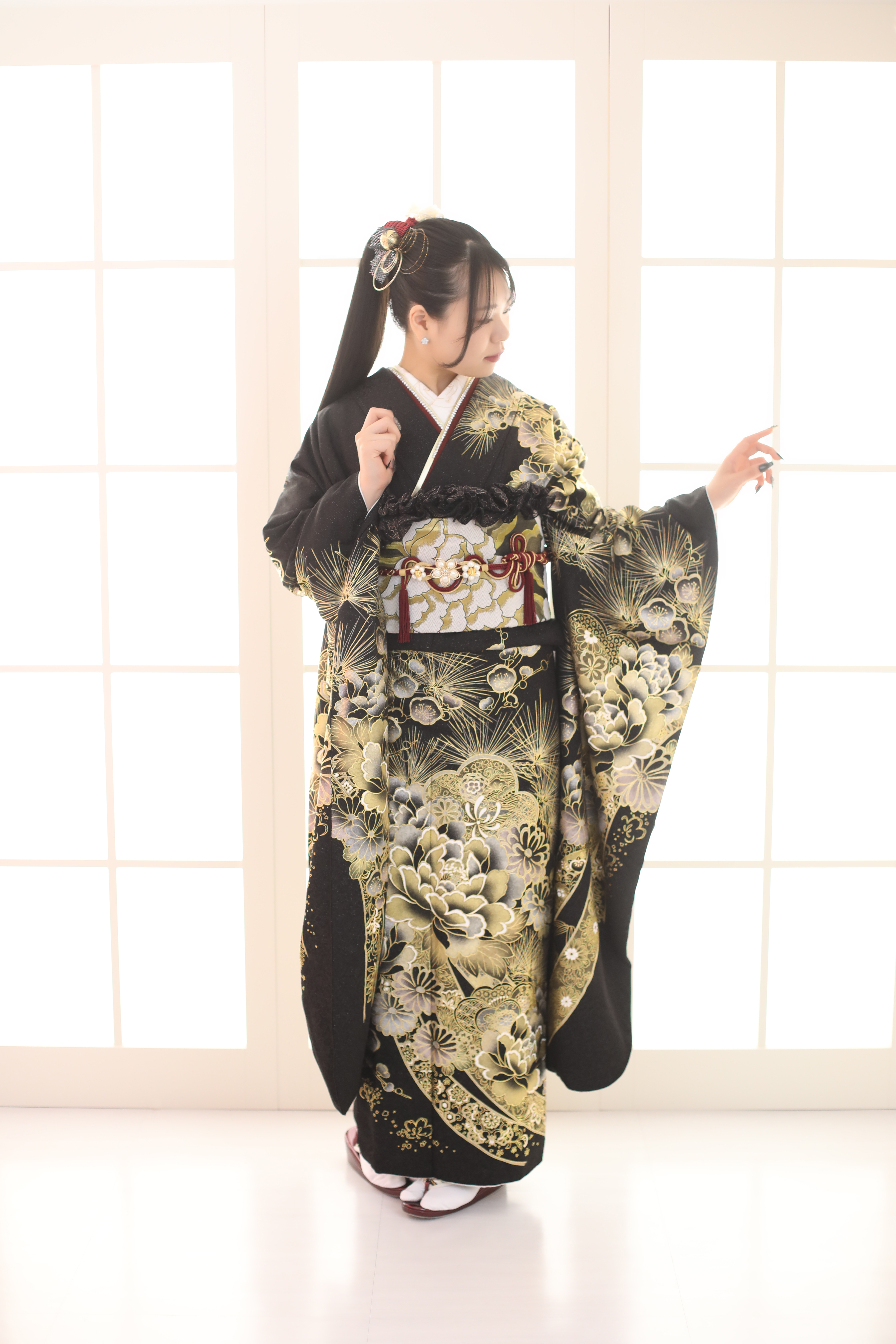 成人式前撮り撮影黒振袖コーデ