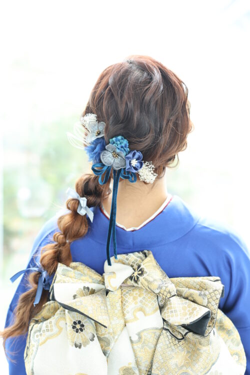 20262027成人式当日前撮りヘアスタイルアレンジ髪型同じでいい違う前から見ても可愛い花リボンパール金箔編み下ろし写真映え当日映え