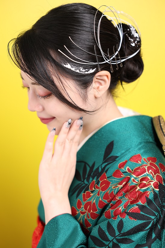 振袖ヘア
タイトお団子
金箔
水引き　