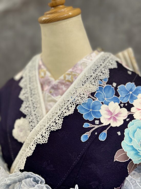 スタッフのおすすめコーディネート刺繍衿と重ね衿アップ