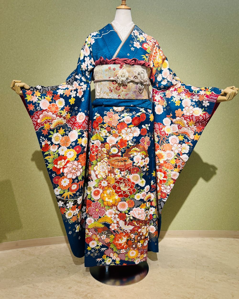 2027年2028年振袖最新トレンド古典柄にトレンド小物