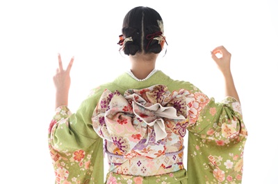 2025年11月に撮影した高校生モデルの振袖撮影画像です。