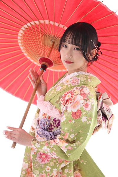 2025年11月に撮影した高校生モデルの振袖撮影画像です。