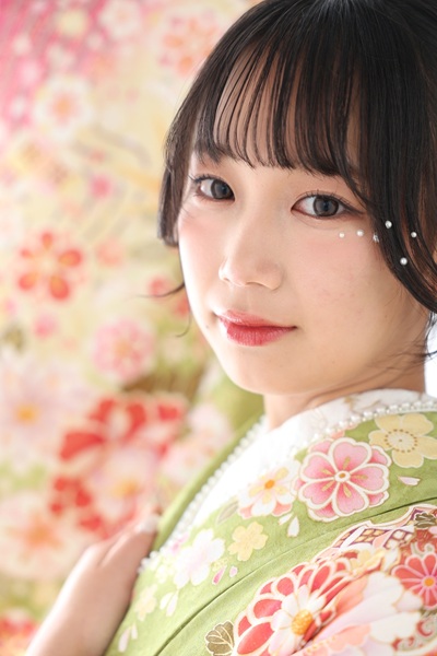 2025年11月に撮影した高校生モデルの振袖撮影画像です。