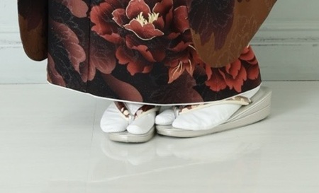 花いち都屋帯広店で高校生モデル撮影をした時の画像であり、振袖のコーディネートを紹介する為の画像でもある。