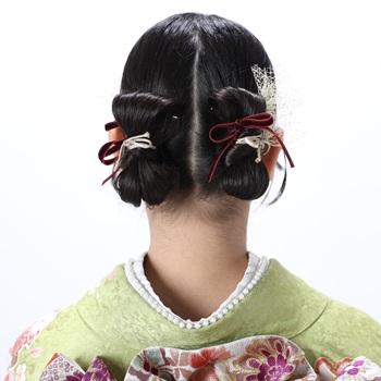 花いち都屋帯広店で、高校生モデル撮影した画像です。