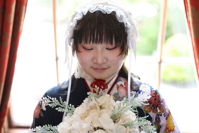 20272028年成人式ショートボブウルフヘア映える振袖ヘア後悔しないアレンジ髪飾りの選び方リボン花水引き金箔銀箔ヘッドドレス短い髪型ヘアスタイル可愛いかっこいい黒髪茶髪金髪ハイトーンベージュピンク派手髪外ハネウェーブタイトモード大人地雷赤黒緑青白紺