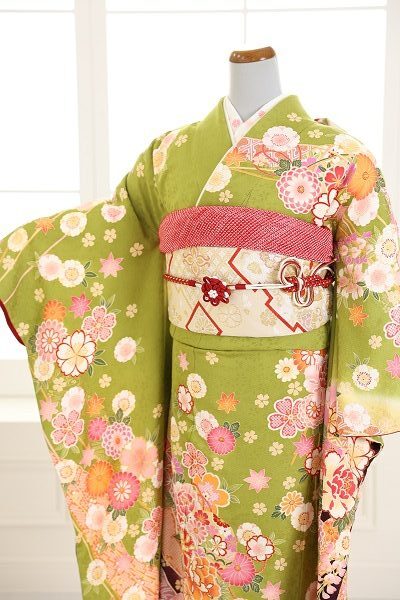 黄緑振袖コーディネート