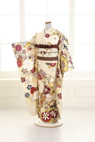 ベージュ振袖コーディネート