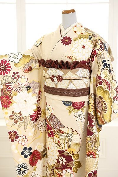 ベージュ振袖コーディネート