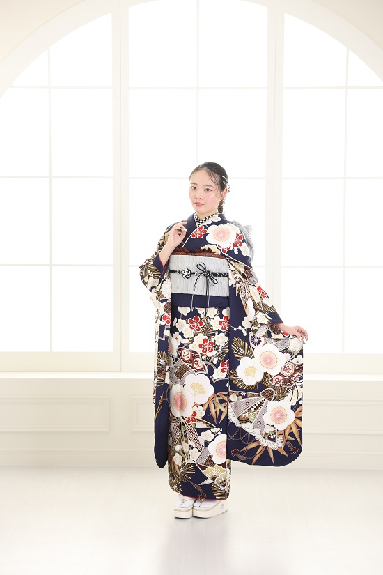 振袖コーディネート
古典振袖
振袖紺