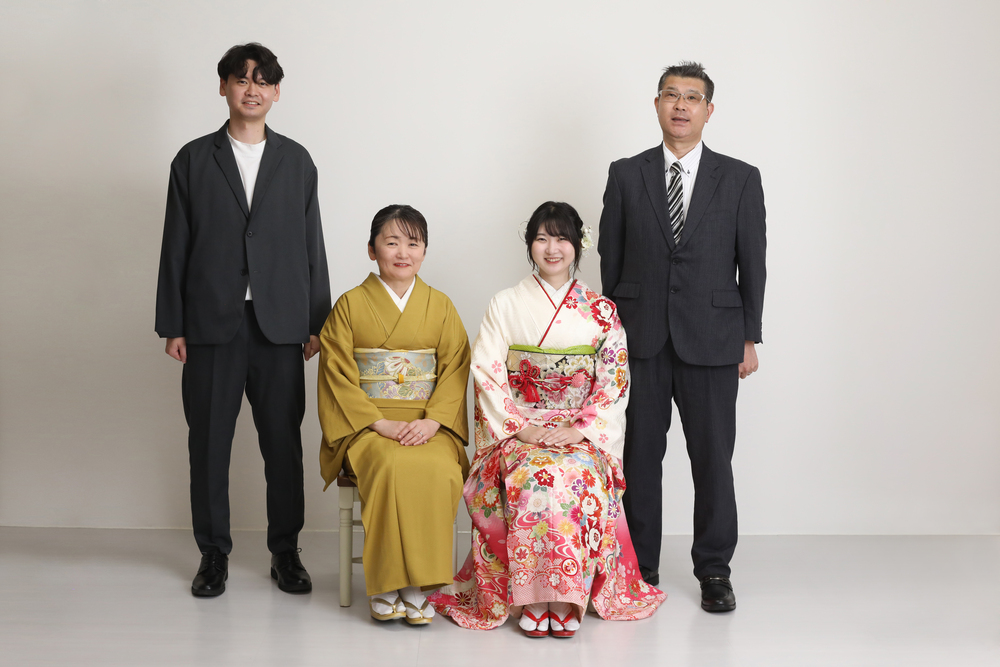 成人式で家族写真思い出作り一生に一度の記念