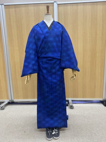 真っ青な雨コート