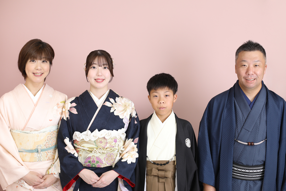 成人式の前撮り家族も着物をレンタルできる写真館