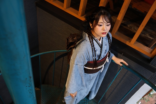 レース重ね衿
デニム振袖
振袖パンプス