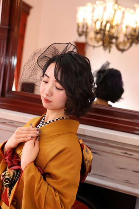 202620272028年度成人式振袖ふりそで前撮り後撮りロケーション撮影フォトスタジオ札幌髪型ヘアスタイル前から見ても可愛いかわいい白古典ショートボブミディアムロングツインタイトアレンジ編みおろしシニヨンおだんごカチモリポニーテール金箔パールリボントーク帽花飾り水引きモダンシンプルからし