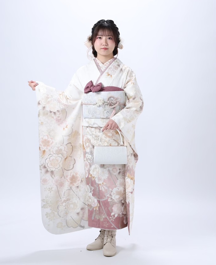 花いち都屋帯広店でモデル撮影をした画像です。今月のイチオシ商品を紹介するためにこの画像を使用しています。
