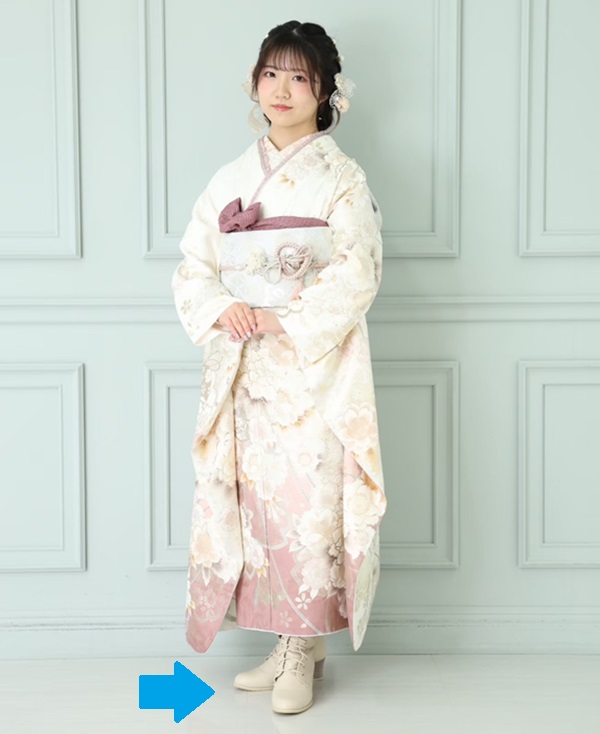 花いち都屋帯広店でモデル撮影をした画像です。今月のイチオシ商品を紹介するためにこの画像を使用しています。