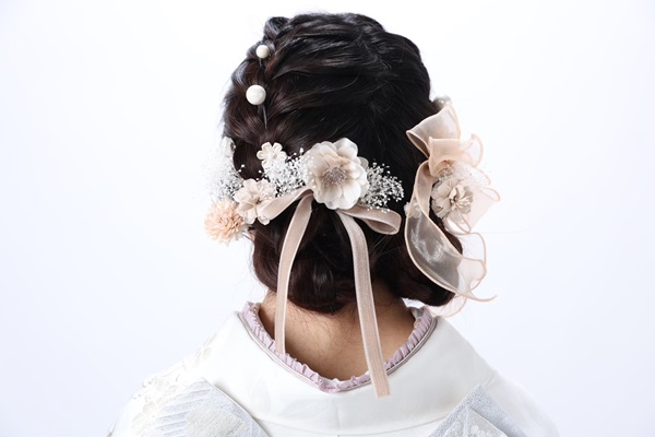 花いち都屋帯広店でモデル撮影をした画像です。今月のイチオシ商品を紹介するためにこの画像を使用しています。