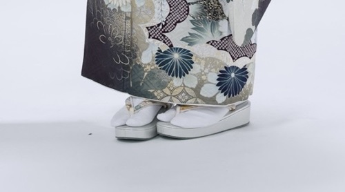 この画像は花いち都屋帯広店で、モデル撮影をした方の画像です。