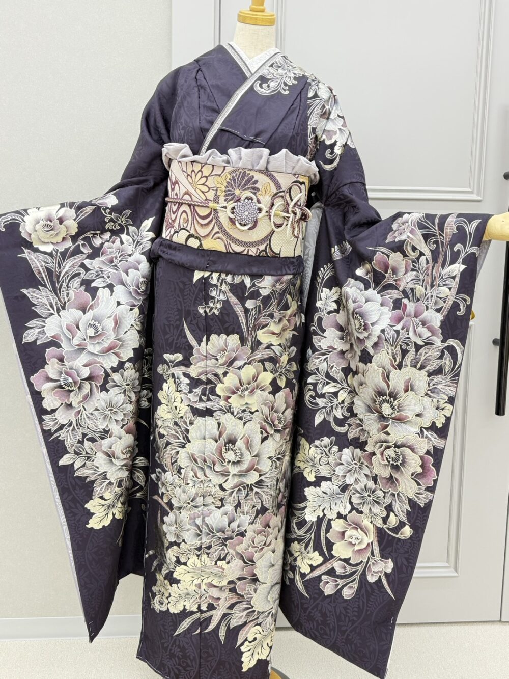 深い紫、ゴールド刺繍、シルバー刺繍、振袖コーディネート