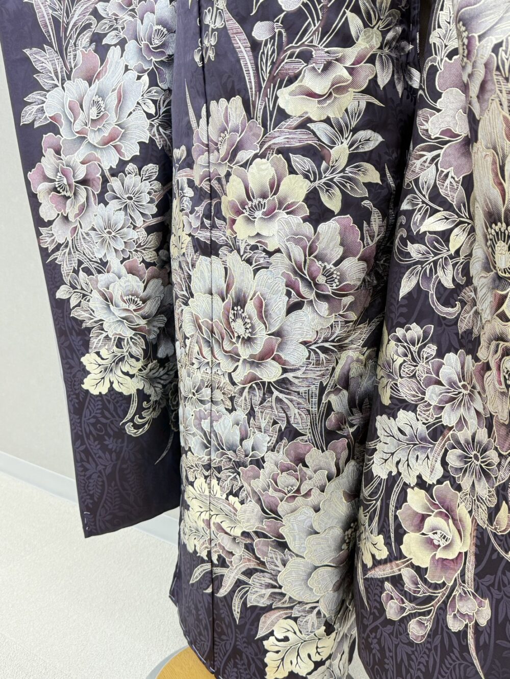 深い紫、ゴールド刺繍、シルバー刺繍、振袖コーディネート