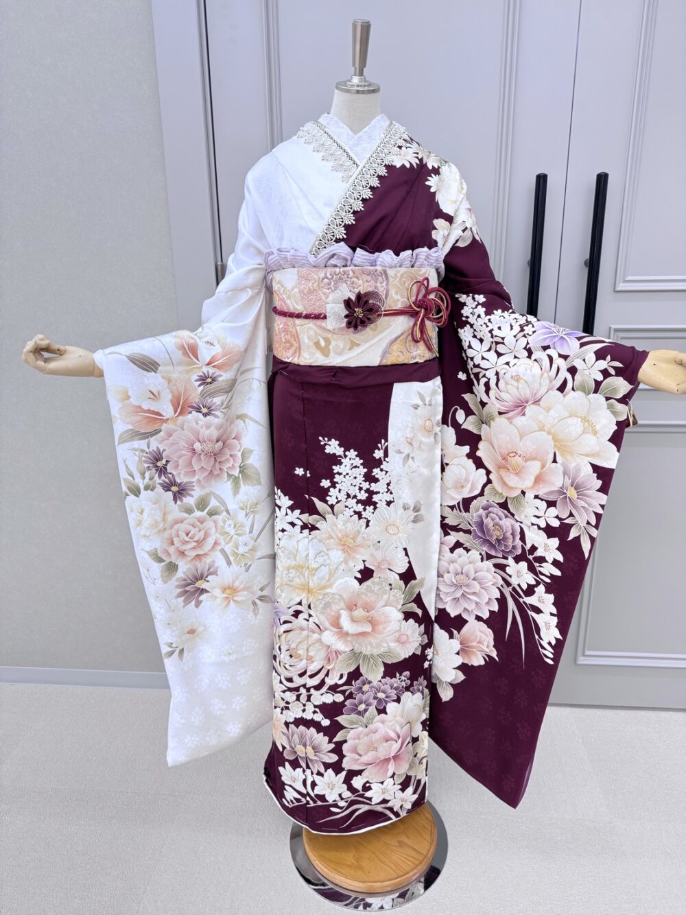 赤×白の振袖コーディネート