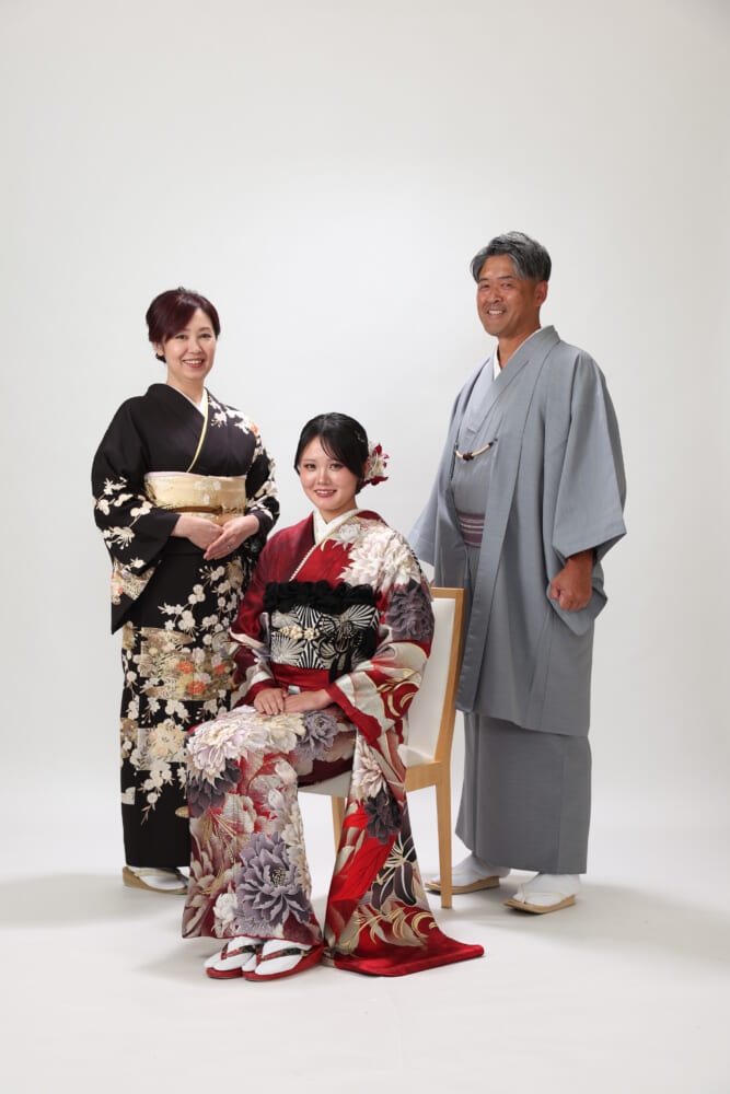 全員で着物を着た家族写真